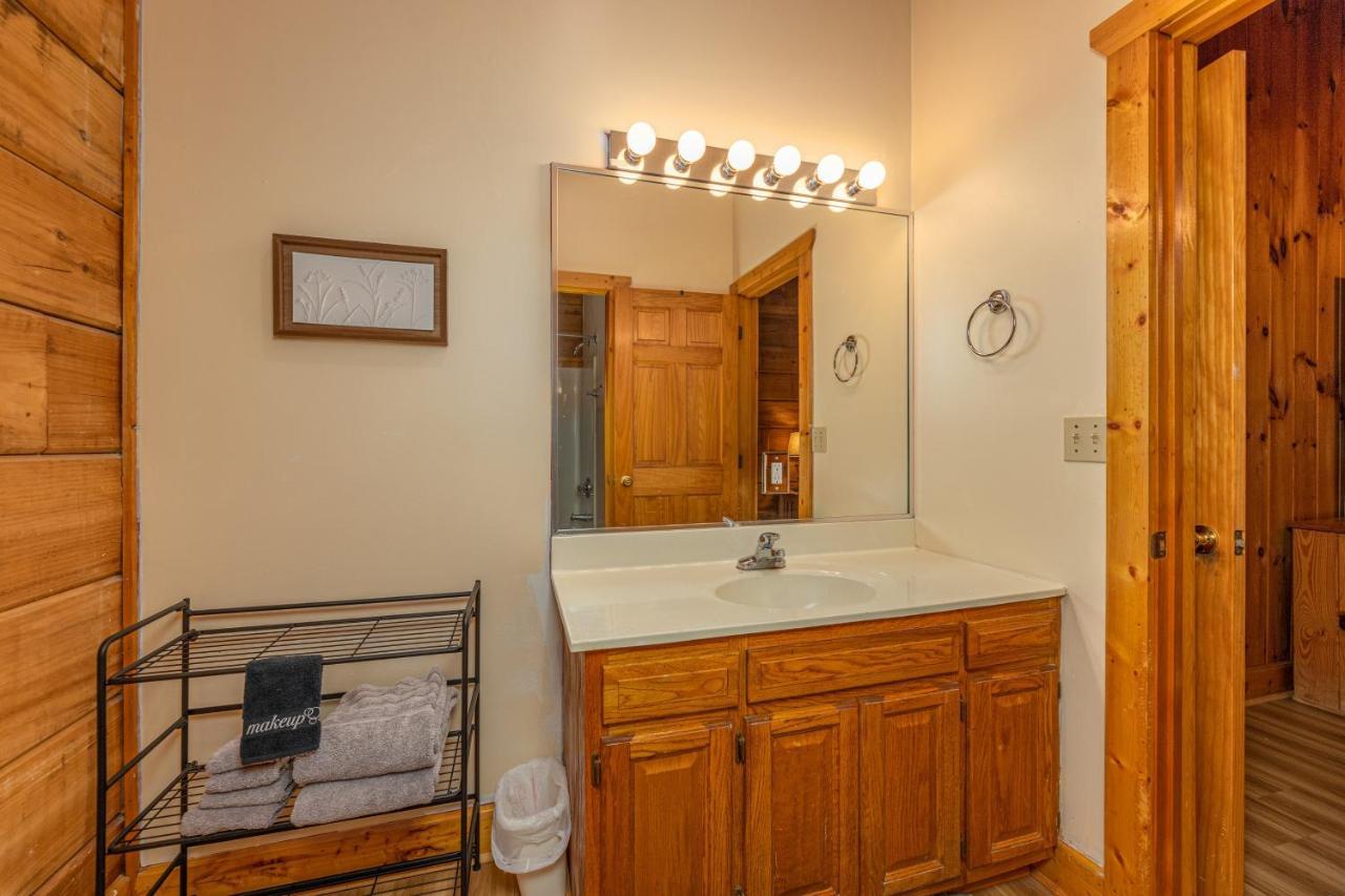 Firefly Hollow Cabin - Smoky Mountains - Soaky Mountain Water Park - Sevierville Convention Center Pigeon Forge Bagian luar foto