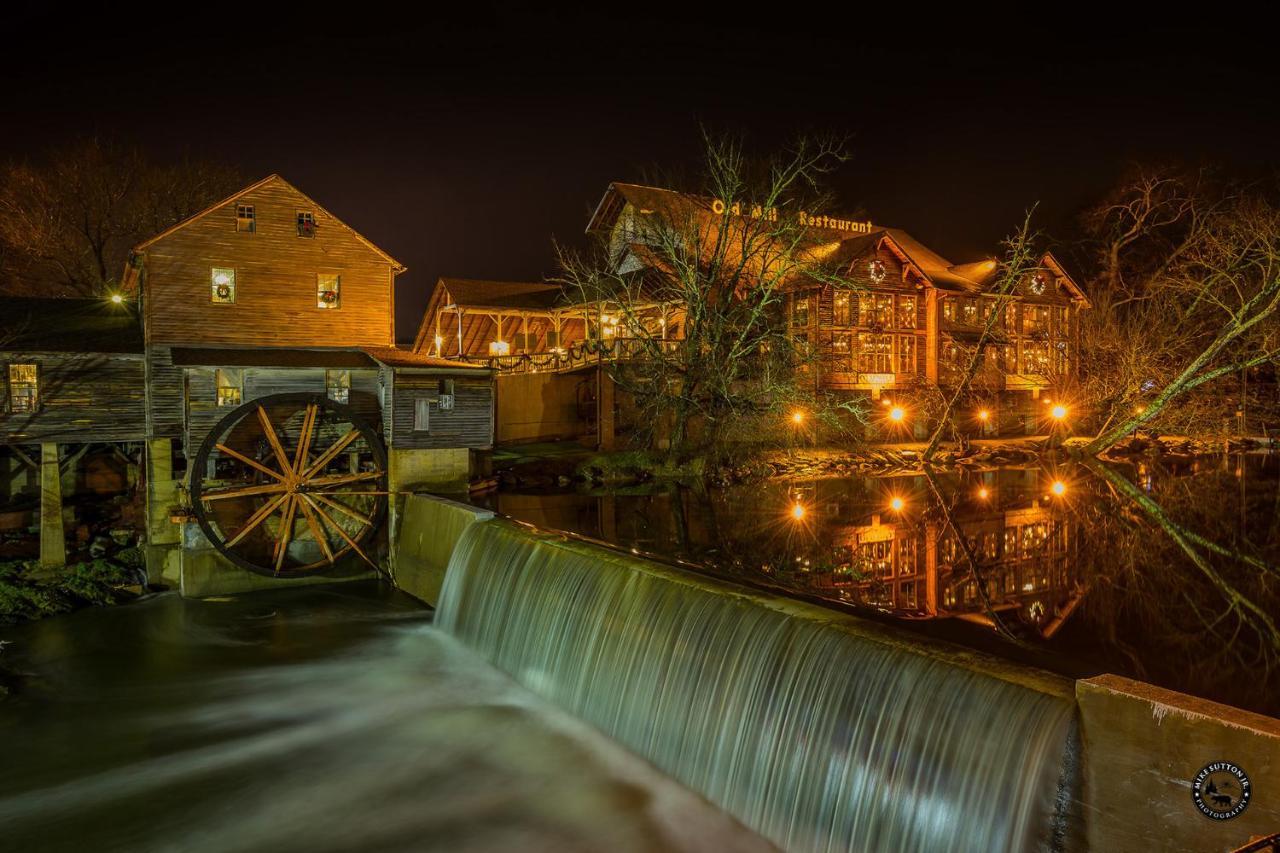 Firefly Hollow Cabin - Smoky Mountains - Soaky Mountain Water Park - Sevierville Convention Center Pigeon Forge Bagian luar foto